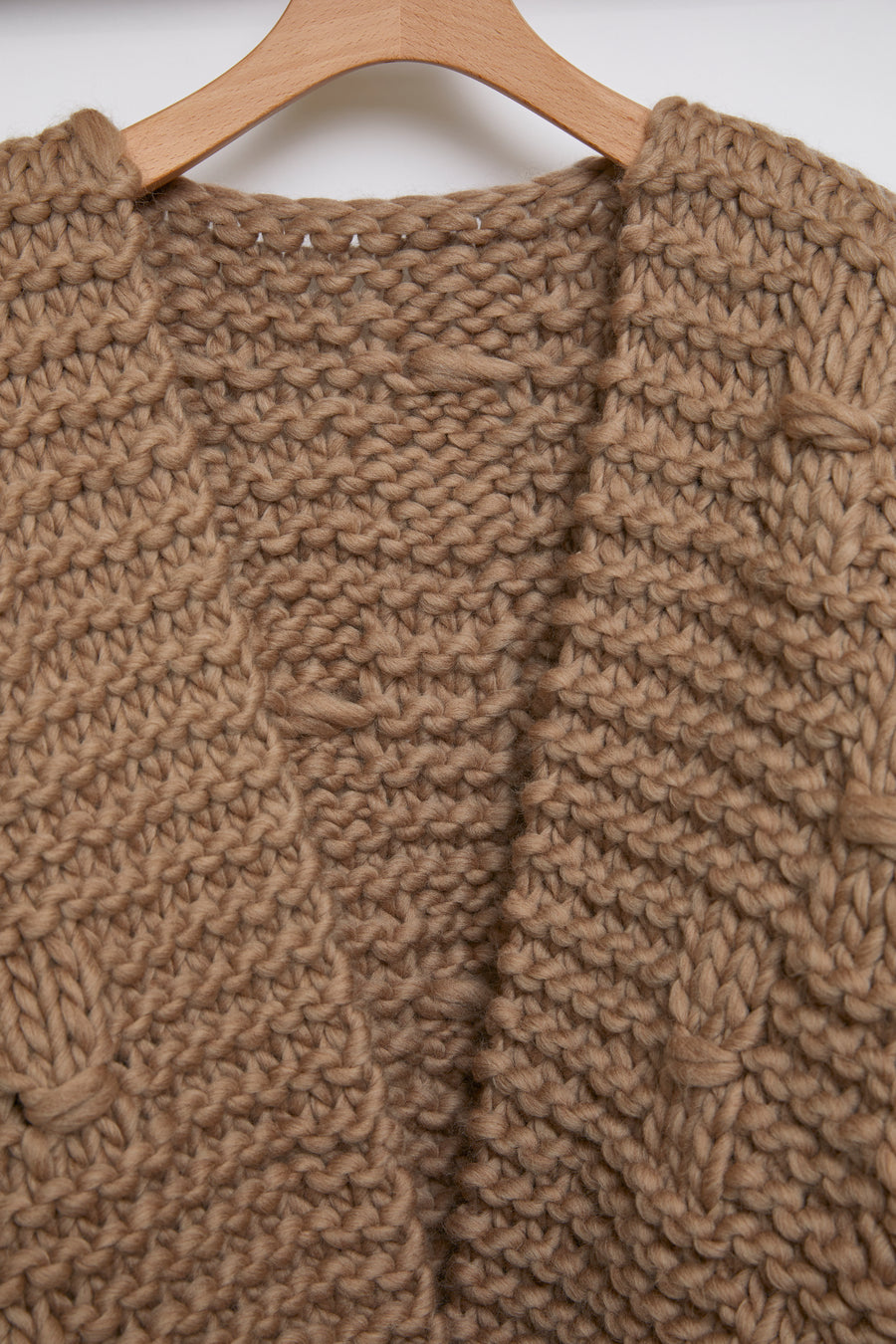 Knot pattern cardigan
